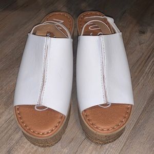 MUSSE & CLOUD White Wedge Heel